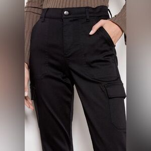Evereve Larissa Cropped Cargo Pants NWT